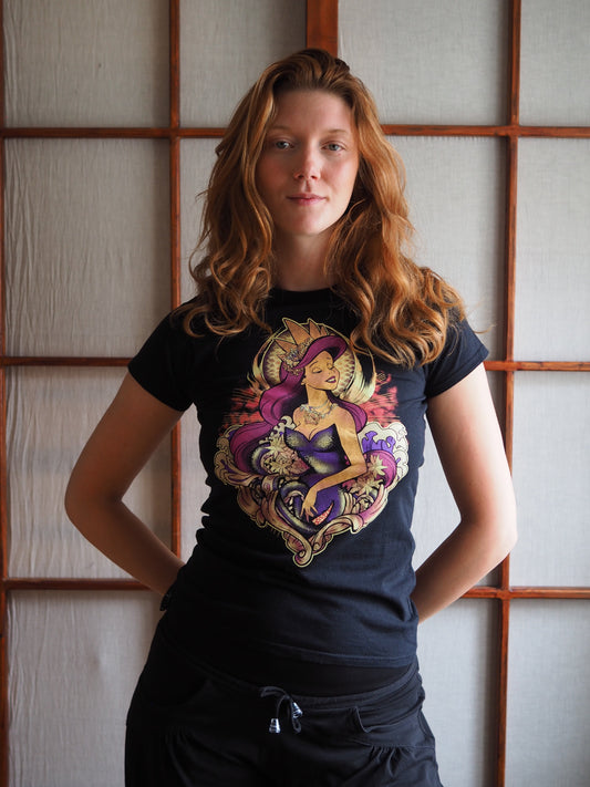 ariel bomulds-tee