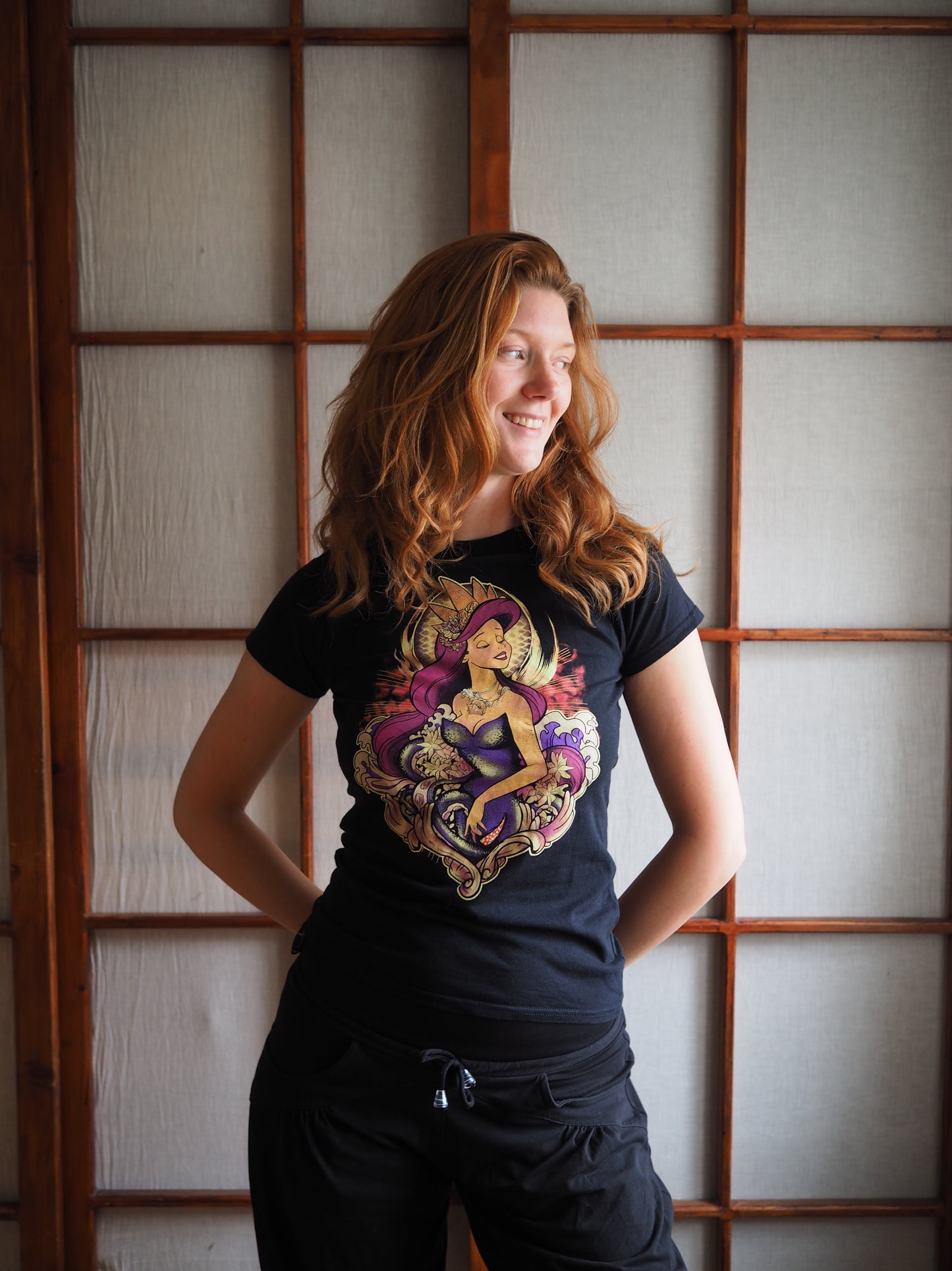 ariel bomulds-tee