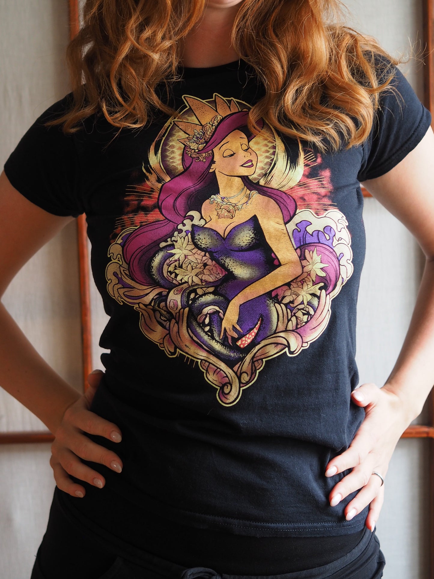 ariel bomulds-tee