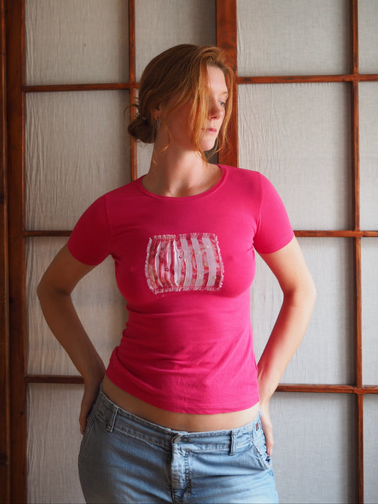 pink t-shirt