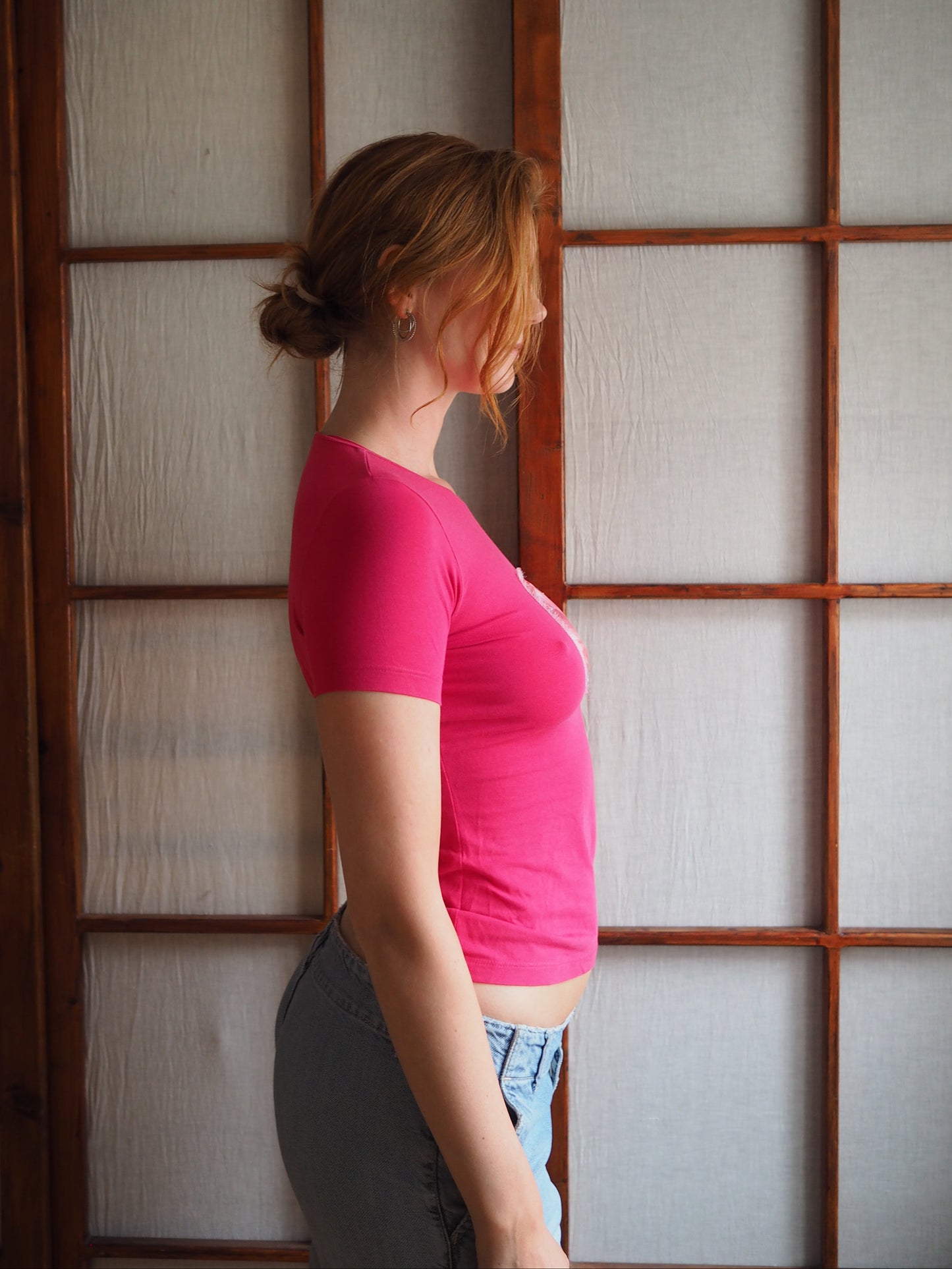 pink t-shirt