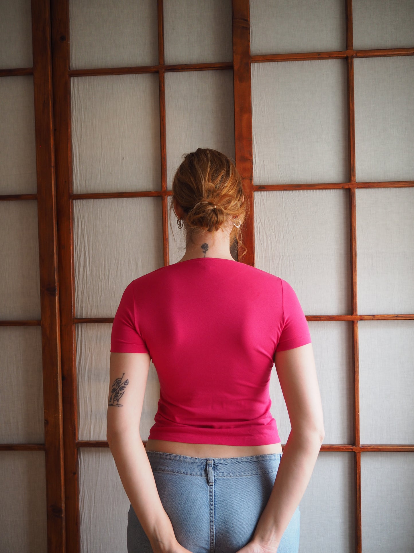 pink t-shirt