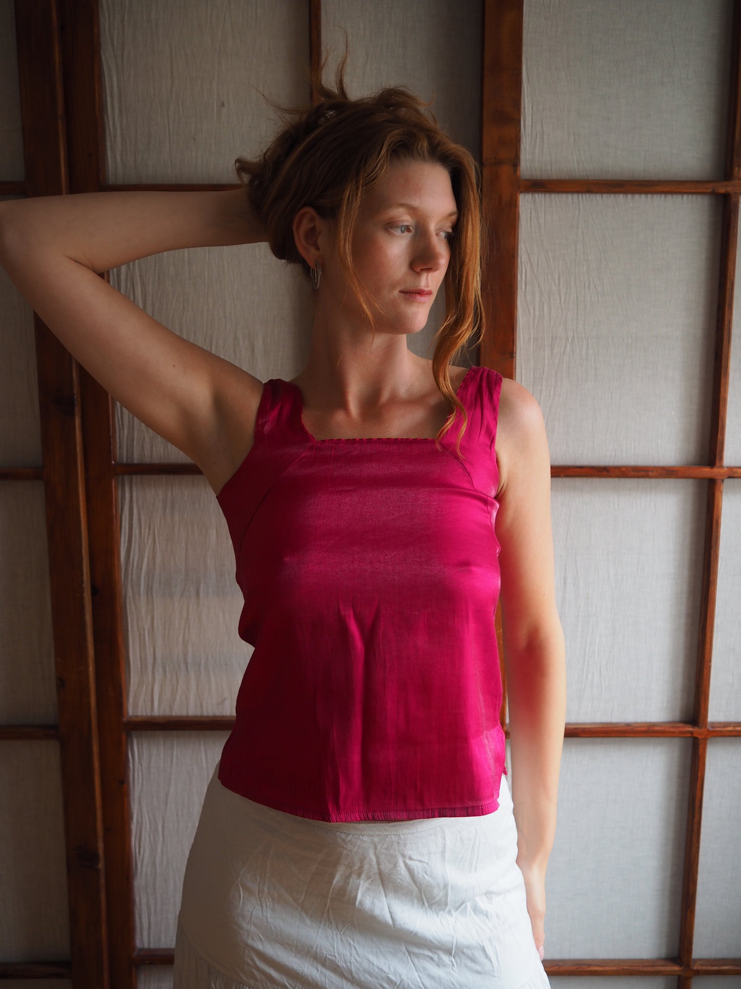 shiny mørk pink top