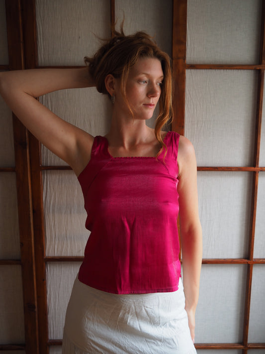 shiny mørk pink top