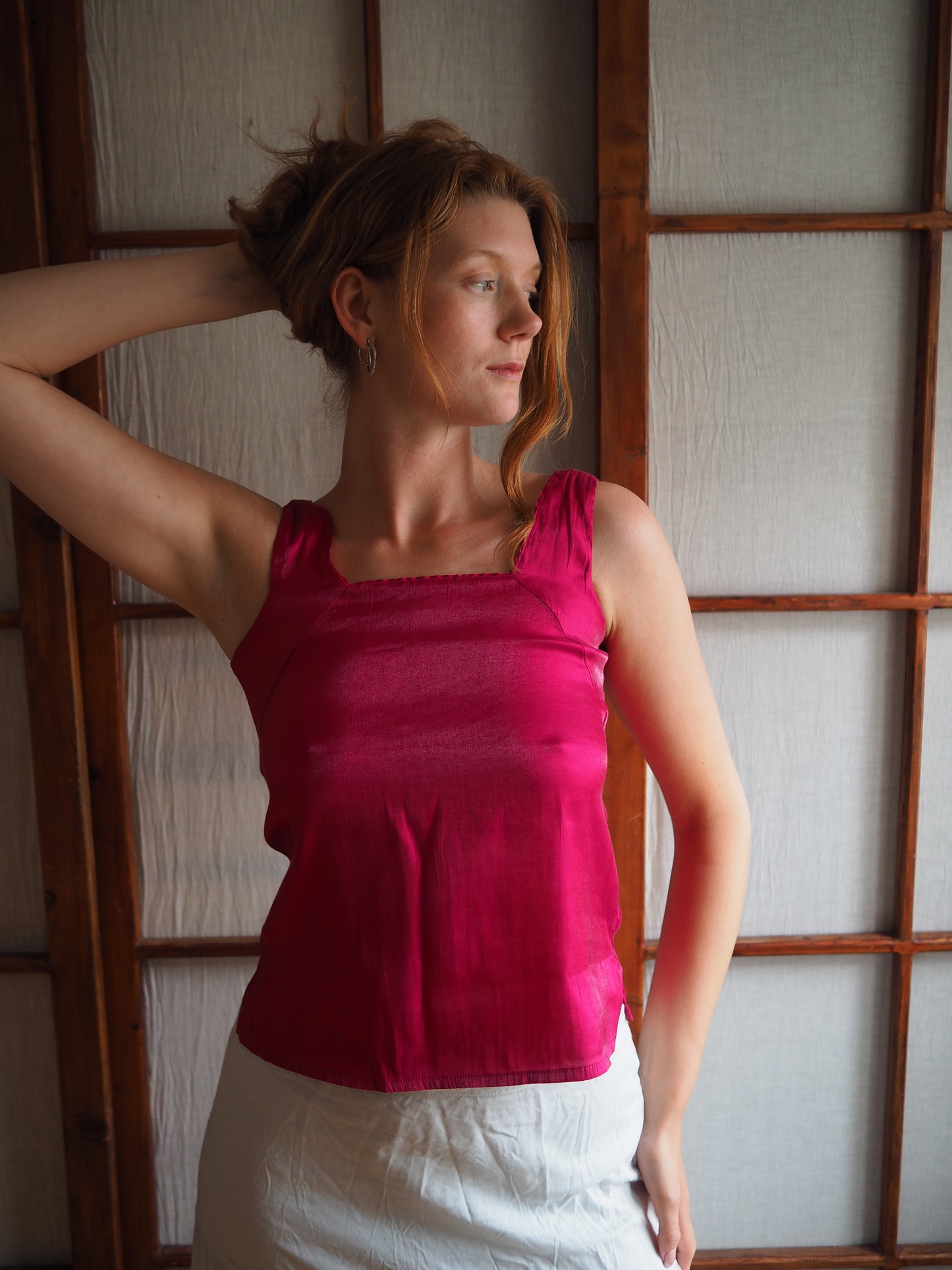 shiny mørk pink top