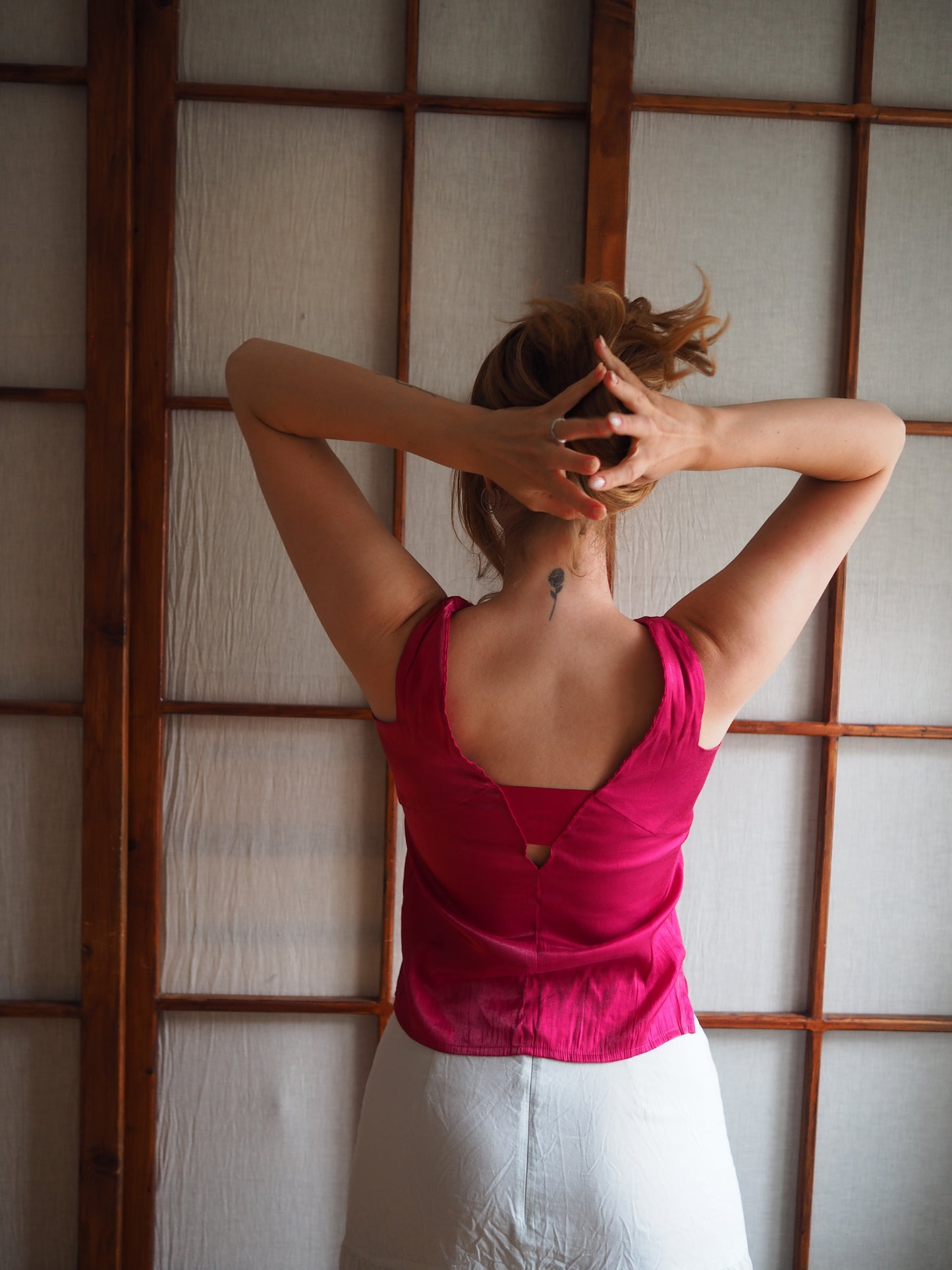 shiny mørk pink top