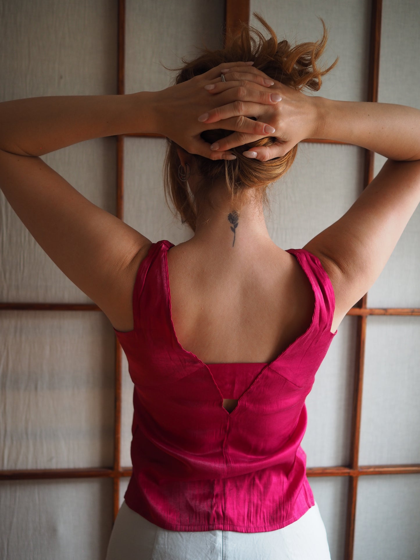shiny mørk pink top